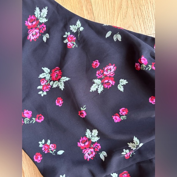 La Maison Talulah Blushing Asymmetric Dress. Worn once! Size medium - Picture 4 of 6